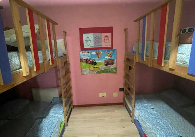 Jepet me qera Godine 5 kate multifunksionale ne Brryl