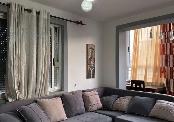 Jepet Apartament me qera 2+1 Tek rruga Bardhyl/ 450 euro