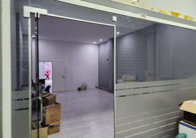 Ambient biznesi me qera 3+1 ne Tirane - 45,000 Leke