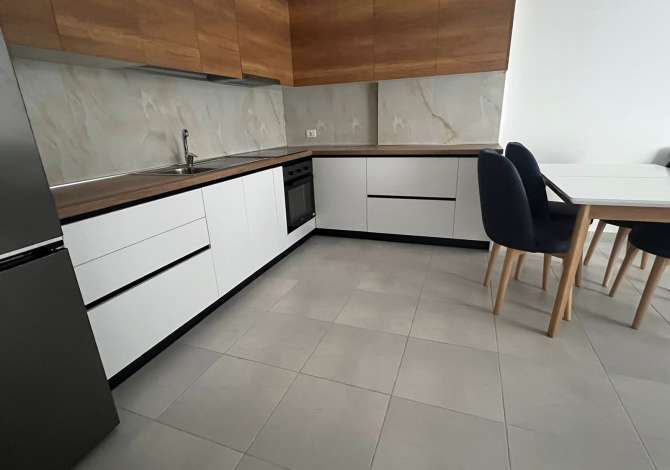 Appartamento in affitto a Tirana 2+1, Arredato