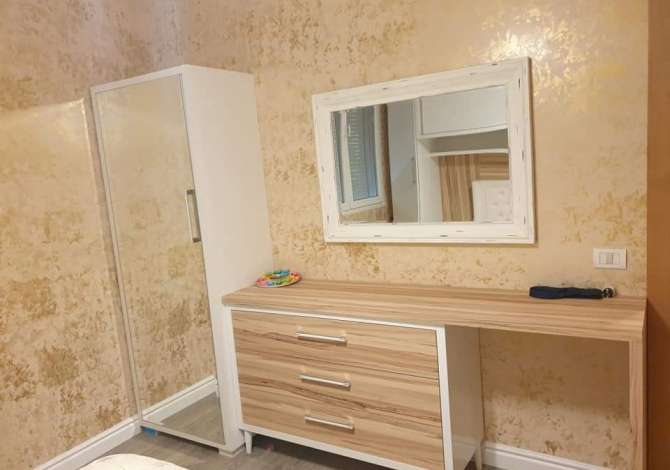 Shtepi me qera Apartament ne Tirane, 2+1, Mobilimi E mobiluar, Pagesa 700  Euro.