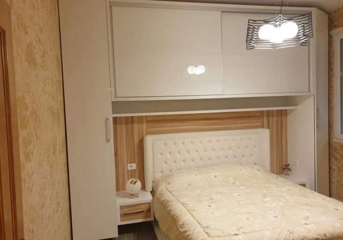 Shtepi me qera Apartament ne Tirane, 2+1, Mobilimi E mobiluar, Pagesa 700  Euro.