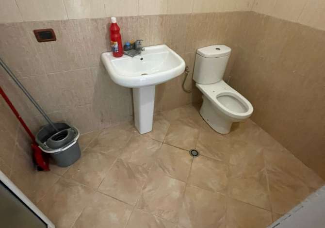 Ambient biznesi me qera 1+1 ne Tirane - 30,000 Leke