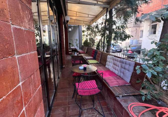 Jepet me qera ambjent biznesi Bar-Restorant tek Mine Peza