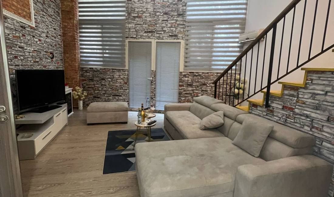 Duplex (casa a 2 piani) in affitto a Tirana 2+1, Arredato