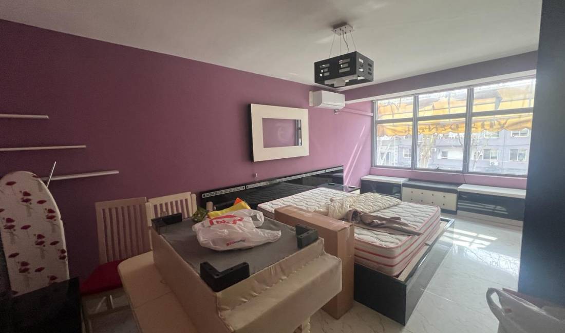 Jepet me qera apartament 2+1 tek 21 Dhjetori/ 600 euro