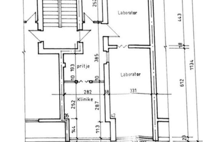 Ambiente Commerciale in Affitto 3+1 a Tirana - 600 Euro