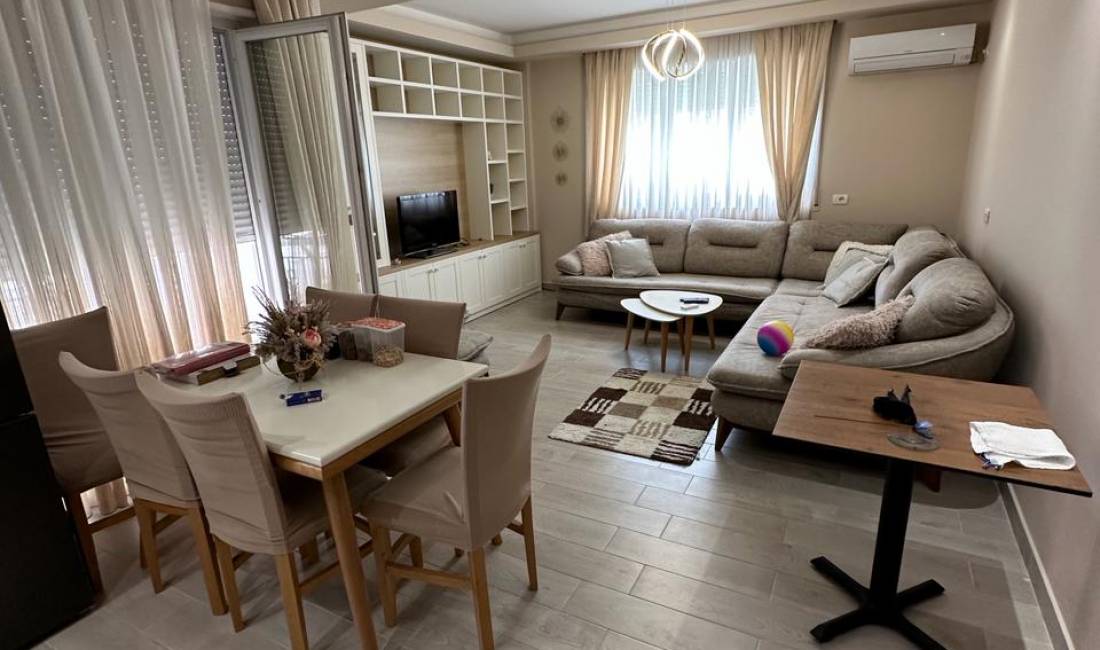 Shtepi ne shitje Apartament ne Tirane, 2+1, Mobilimi E mobiluar, Pagesa 150,000  Euro.