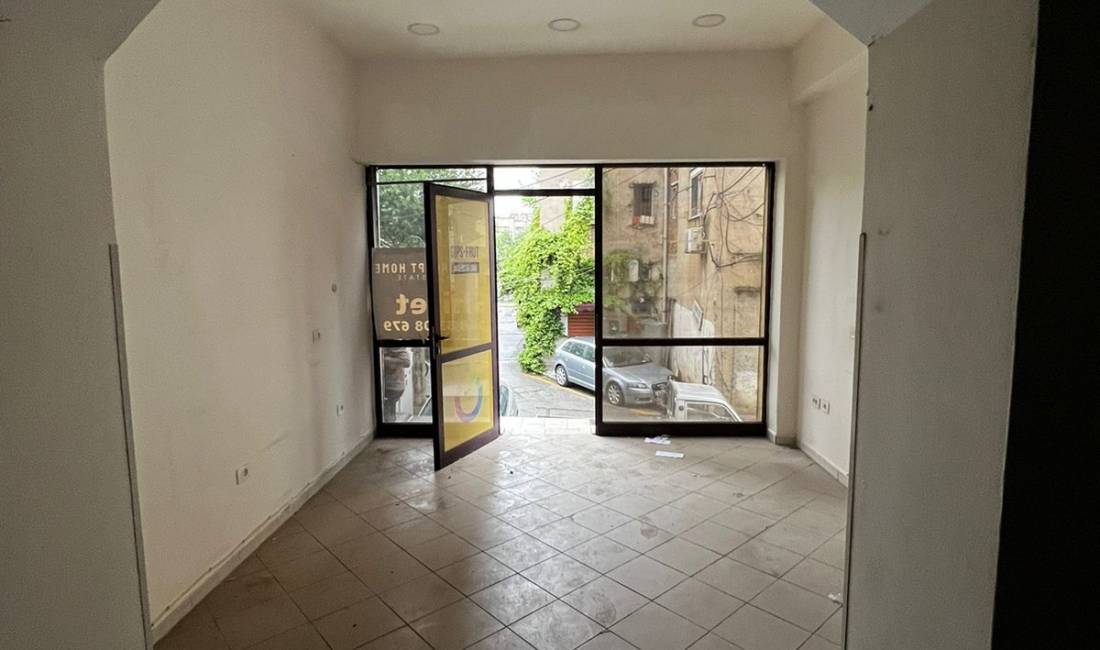 Shitet dyqan tek Brryli, prane Bar Votra/ 100'000 euro