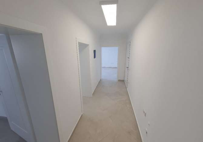 Jepet me qera ambjent ne Qender te Tiranes/ 500Euro