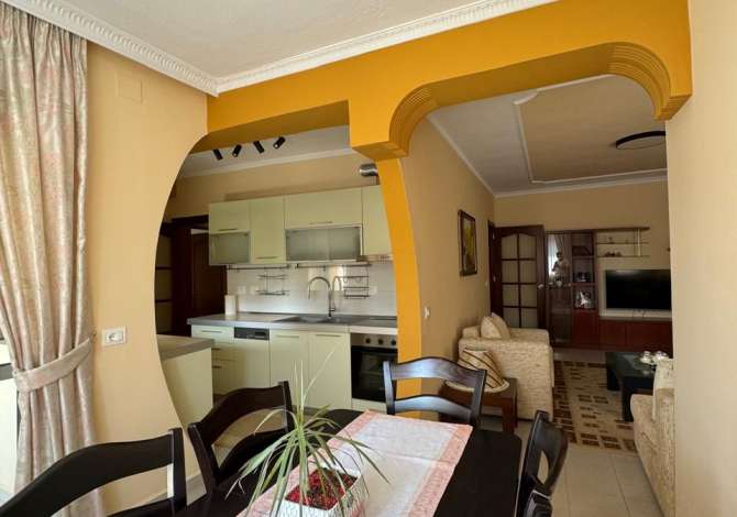 Appartamento in affitto a Tirana 2+1, Arredato