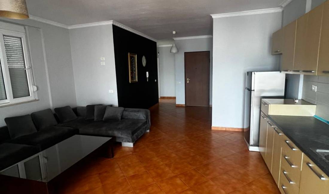 Appartamento in affitto a Tirana 2+1, Arredato