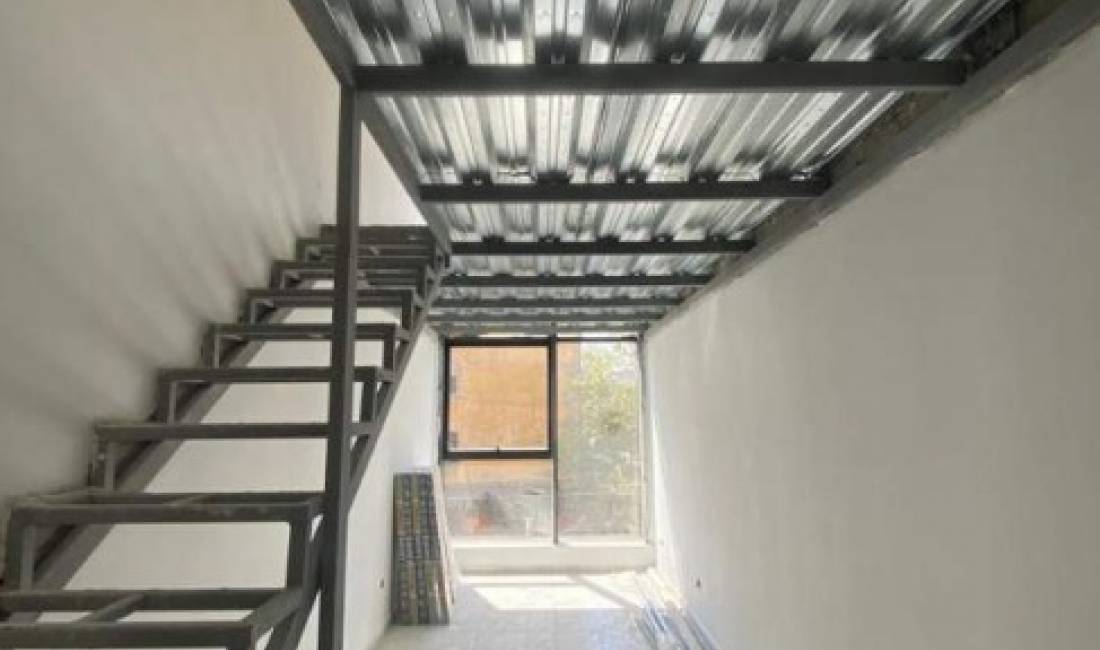 Jepet me qira ambjent komercial ne Myslym Shyri/ 500 Euro