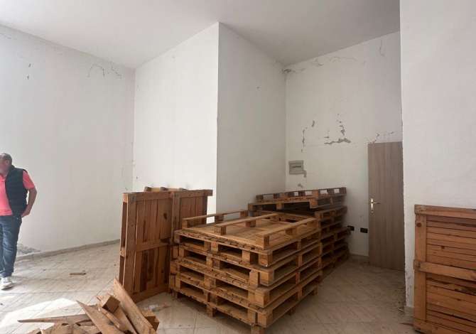 Ambient biznesi me qera 1+1 ne Tirane - 25,000 Leke