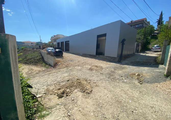 Ambiente Commerciale in Affitto 4+1 a Tirana - 80,000 Leke