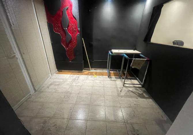 Jepet me qera ambient biznesi tek Komuna e Parisit/ 350€