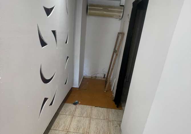 Jepet me qera ambient biznesi tek Komuna e Parisit/ 350Euro