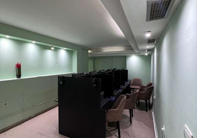 Attivita commerciale in vendita 1+1 a Tirana - 5,500 Euro