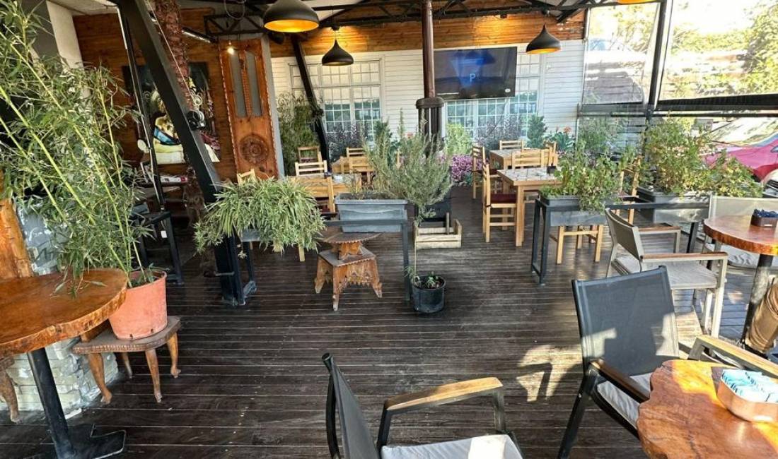 Jepet ambjent biznesi  me qera tek kopshti Zologjik/ 80,000 ALL