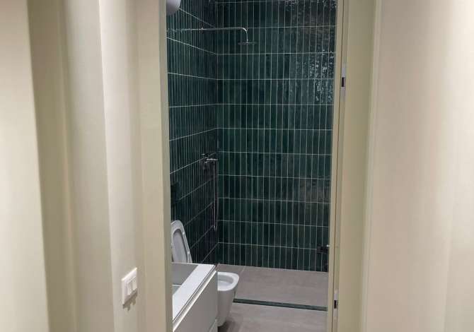 Jepet me qera ambjent biznesi ne Bllok, prane Xheko Imperial/ 1300 euro