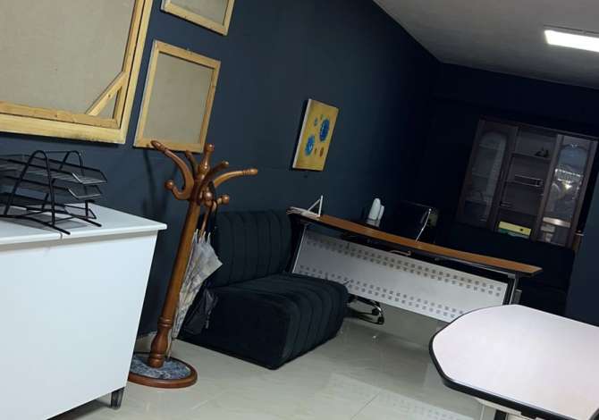 Jepet me qera ambient biznesi tek Komuna e Parisit/ 400 euro