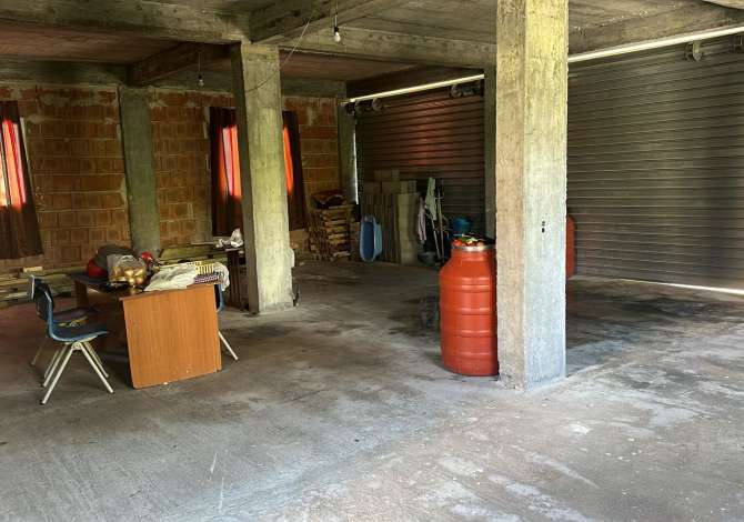 Jepet magazine me qira ne Bathore, Kamez/ 300 euro