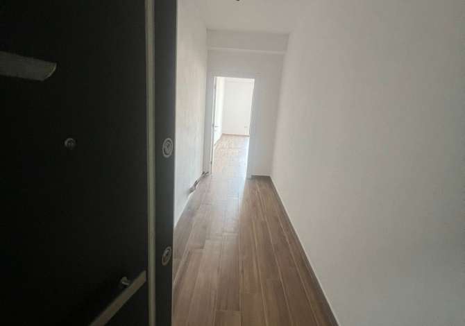 Appartamento in affitto a Tirana 3+1, Vuoto