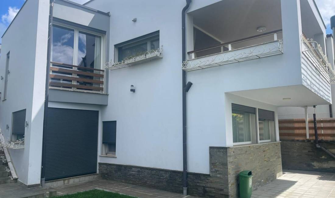 Villa di lusso in affitto a Tirana 3+1, Arredato