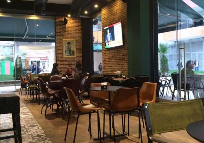 Ambient biznesi me qera 2+1 ne Tirane - 100,000 Leke