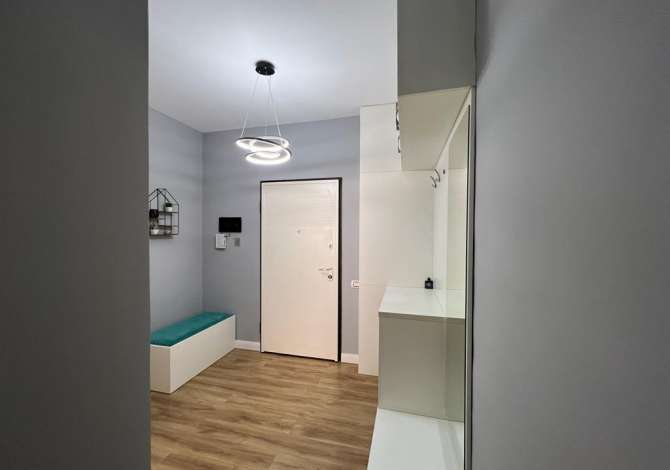 Shtepi ne shitje Apartament ne Tirane, 2+1, Mobilimi Pjeserisht e mobiluar, Pagesa 160,000  Euro.