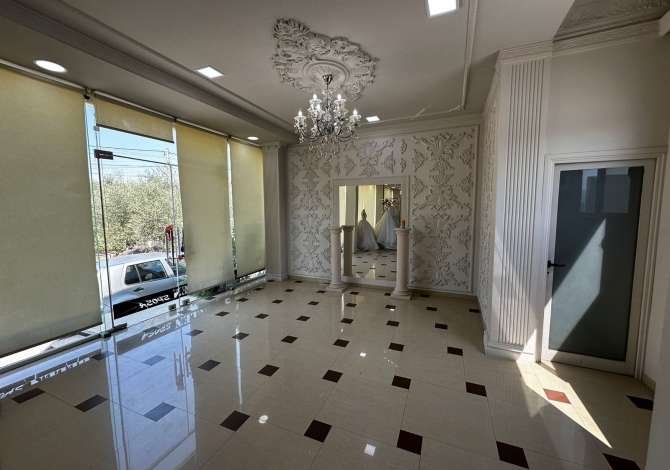 Jepet me qera dyqan ne afersi te Tirana east Gate (teg)