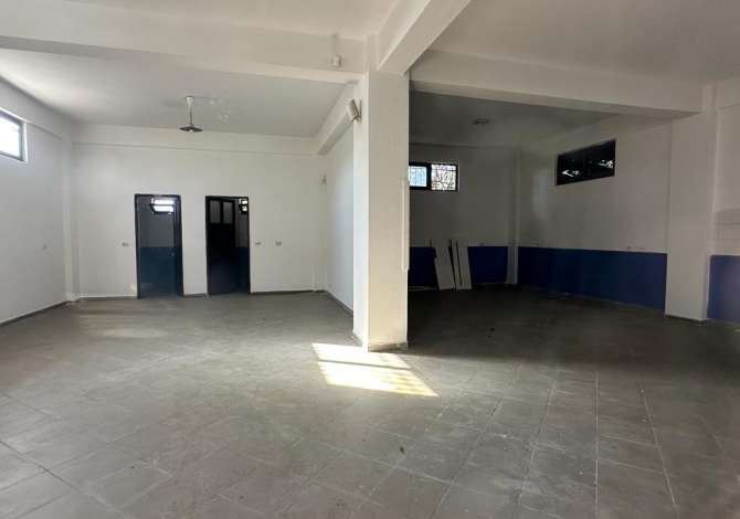 Jepet me qera ambient biznesi ne Laprake/ 350€