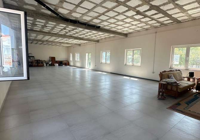 Jepet ambient komercial me qera ne Yrshek/ 750 euro