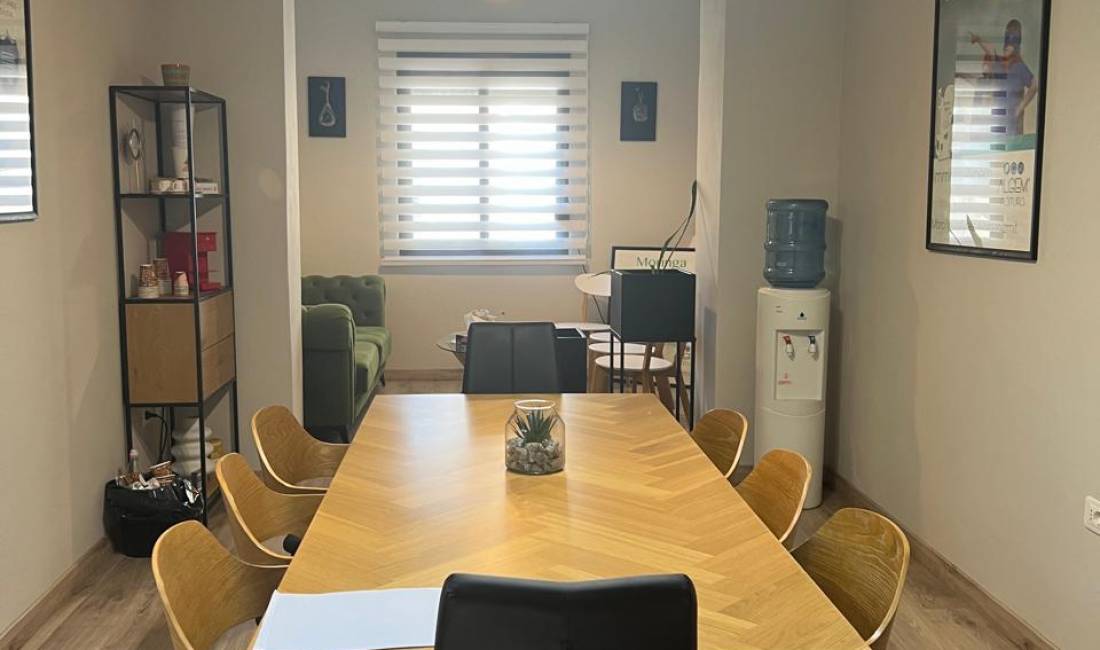 Jepet me qera amjent biznesi per zyre tek Stadiumi Dinamo, prane Restorant Pa Pirunj