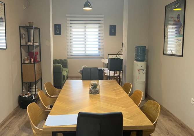 Jepet me qera amjent biznesi per zyre tek Stadiumi Dinamo, prane Restorant Pa Pirunj