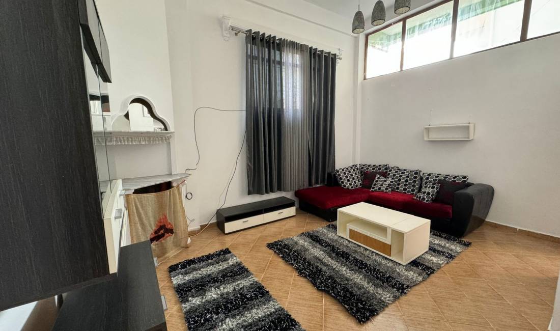 Appartamento in affitto a Tirana 1+1, Arredato