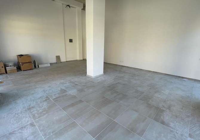 Jepet ambjent biznesi me qera tek Rr. Dibres/ 500 euro