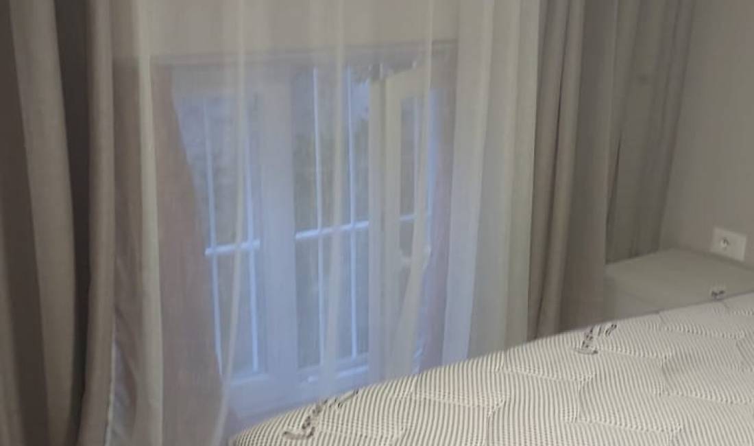 Shtepi me qera Apartament ne Tirane, 1+1, Mobilimi Pjeserisht e mobiluar, Pagesa 600  Euro.