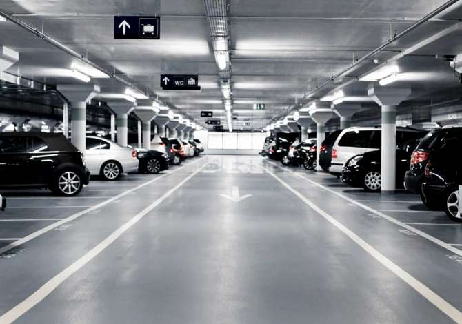 Ambiente Commerciale in Affitto 4+1 a Tirana - 50,000 Leke