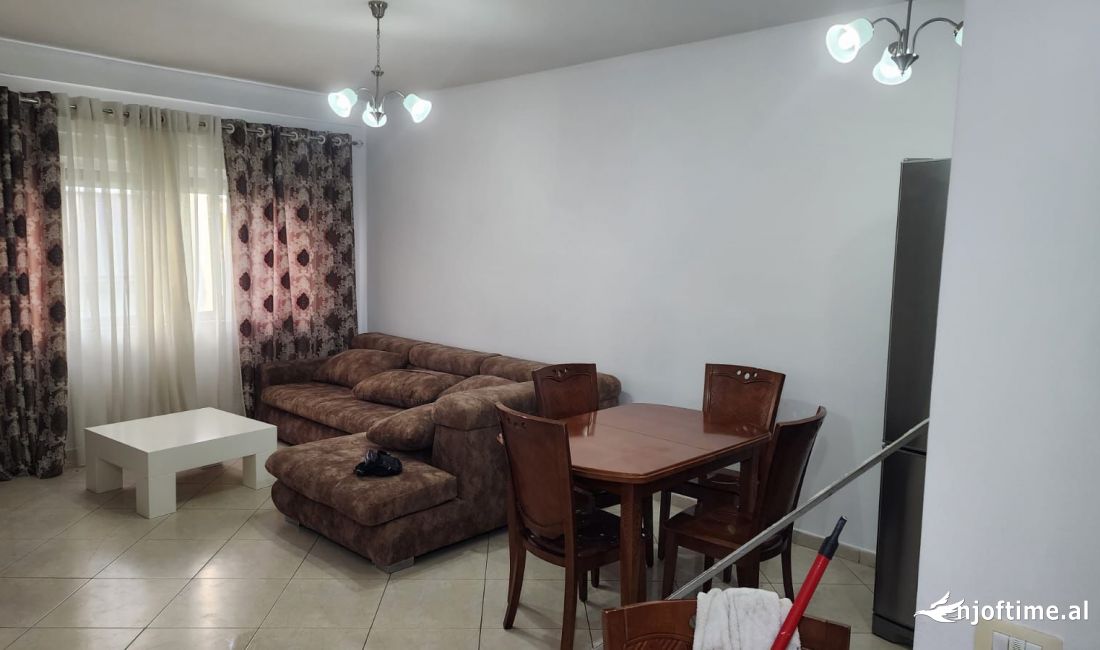 Shtepi me qera Apartament ne Tirane, 1+1, Mobilimi E mobiluar, Pagesa 370  Euro.
