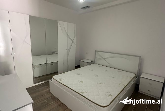 Shtepi me qera Apartament ne Tirane, 1+1, Mobilimi E mobiluar, Pagesa 350  Euro.