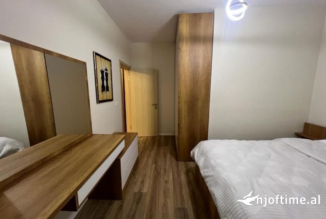 Shtepi me qera Apartament ne Tirane, 1+1, Mobilimi E mobiluar, Pagesa 450  Euro.