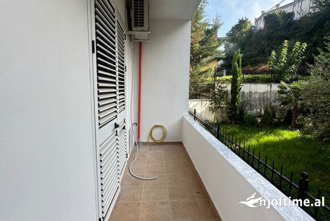 Shtepi me qera Apartament ne Tirane, 3+1, Mobilimi E mobiluar, Pagesa 800  Euro.