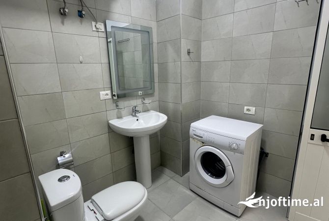 Shtepi me qera Apartament ne Tirane, 1+1, Mobilimi E mobiluar, Pagesa 370  Euro.