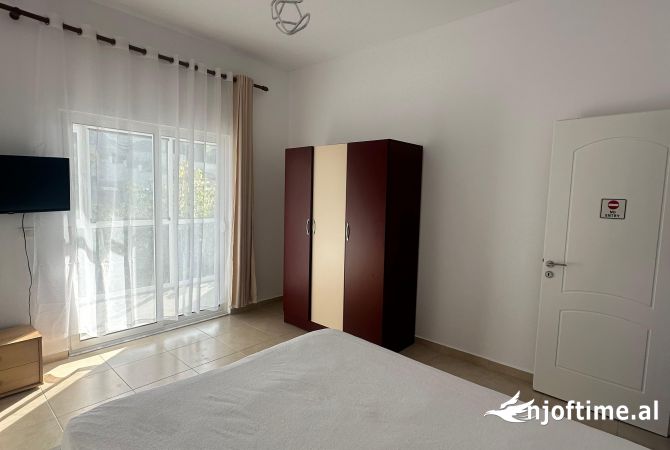 Shtepi me qera Apartament ne Tirane, 1+1, Mobilimi E mobiluar, Pagesa 370  Euro.