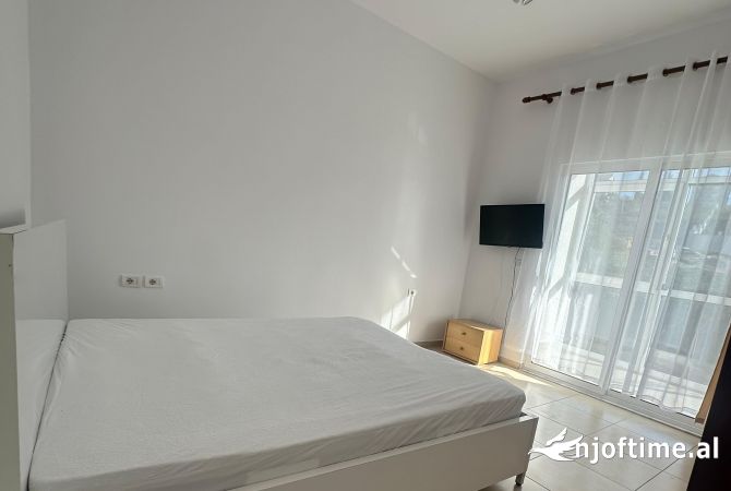 Shtepi me qera Apartament ne Tirane, 1+1, Mobilimi E mobiluar, Pagesa 370  Euro.