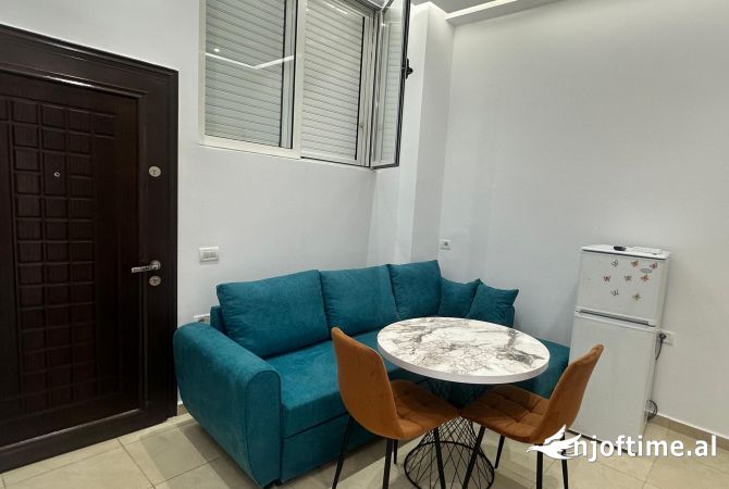 Shtepi me qera Apartament ne Tirane, 1+1, Mobilimi E mobiluar, Pagesa 370  Euro.