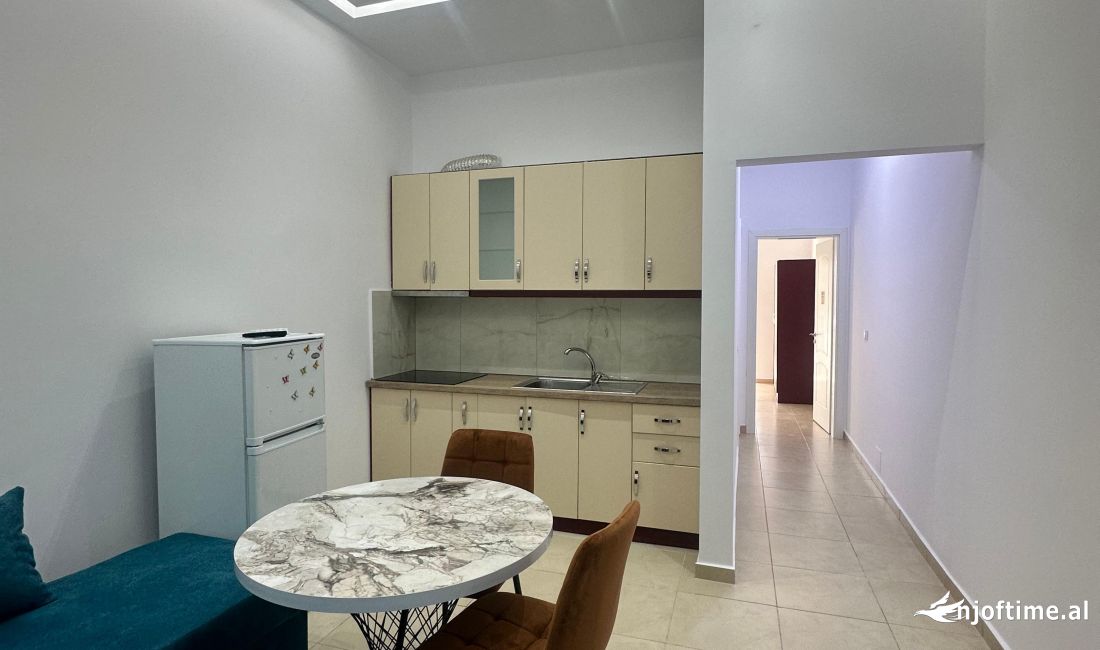 Shtepi me qera Apartament ne Tirane, 1+1, Mobilimi E mobiluar, Pagesa 370  Euro.