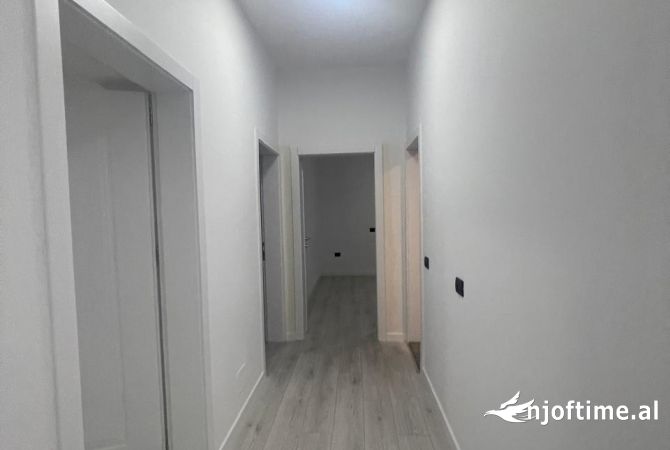 Jepet apartament me qera 3+1 ne Myslym Shyri/ 1000 Euro
