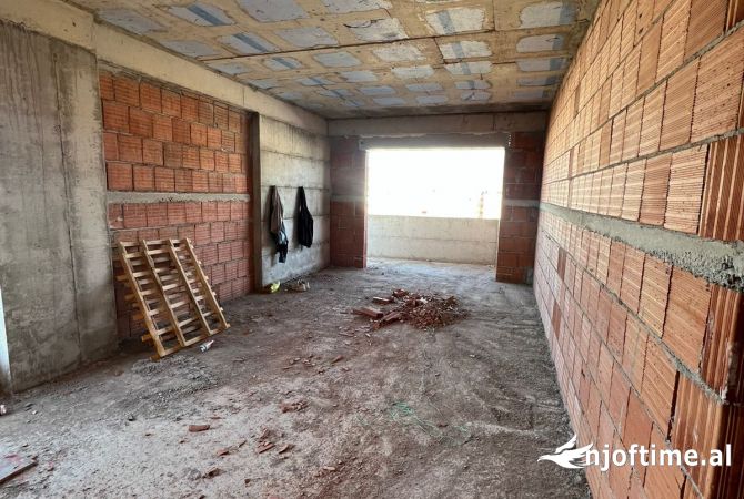Appartamento in vendita a Tirana 2+1, Vuoto